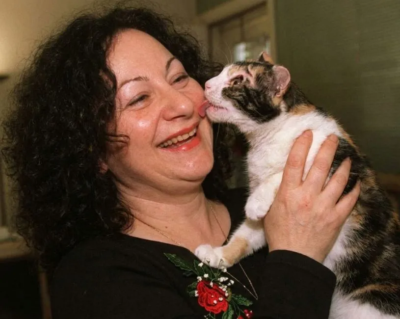 (75) Scarlett – La gata rescatadora de Brooklyn: la historia felina que conmovió al mundo 4